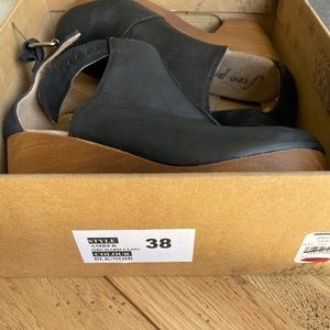 New Free People Amber orchard Clog. Black. Size 38 US 7.5